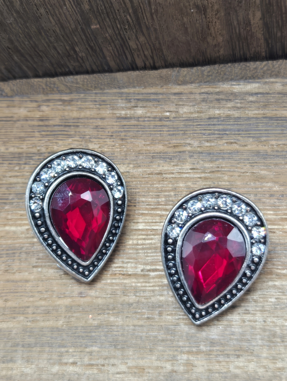 80's Ruby Red Rhinestone Teardrop Earrings Clip-On Silver Tone Metal Studs Vtg